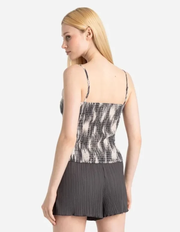 Cropped Top - Slim Fit