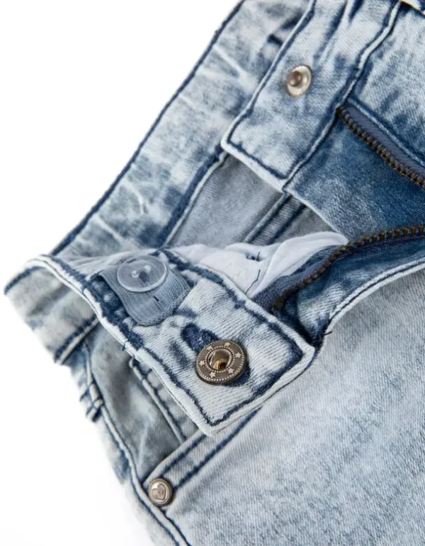 Jeans - Stickereien - hellblau