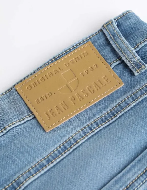 Jeansshorts - Fixierter Beinumschlag