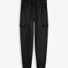Jogpants - Aufgesetze Taschen - schwarz